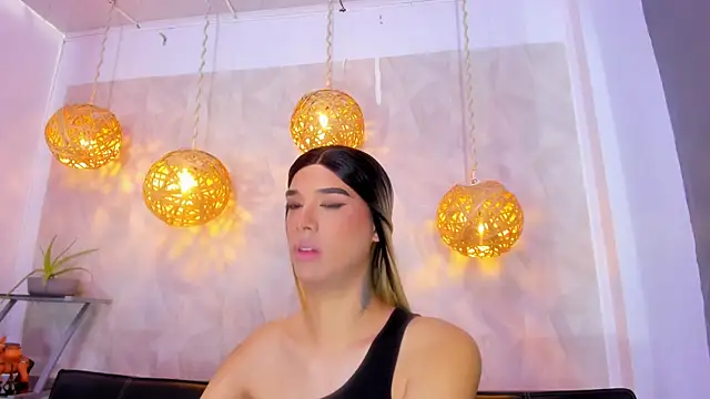 victoria aleia  online show from March 15, 2025, 7:48 pm