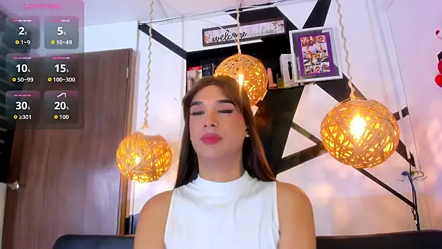 victoria aleia  online show from October 19, 2025, 9:50 pm