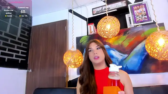 victoria aleia  online show from October 7, 2025, 10:11 pm