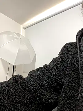 Snapshot of Isakeys_ chatting on September 17, 2025, 5:15 pm Isakeys online show from September 17, 2025, 5:15 pm