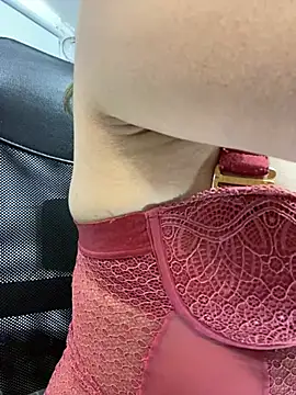 Snapshot of Isakeys_ chatting on March 18, 2025, 8:16 pm Isakeys online show from March 18, 2025, 8:16 pm