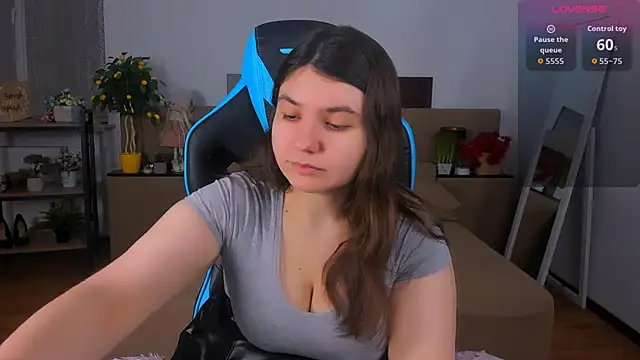 Viola  Shy online show from February 2, 2026, 8:52 pm