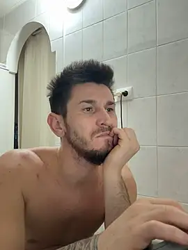 brokenangel2024 online show from January 14, 2026, 10:02 pm