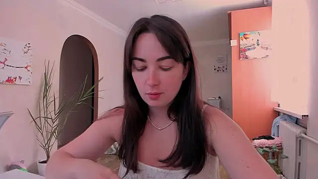 cClandesTina online show from June 25, 2026, 3:06 pm