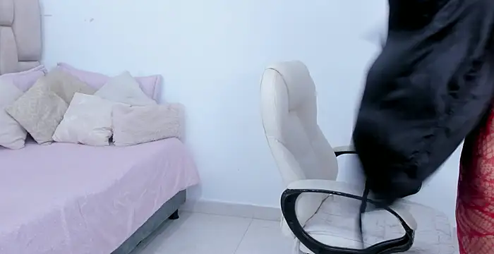  Lakshmi hotx online show from October 7, 2025, 7:04 pm