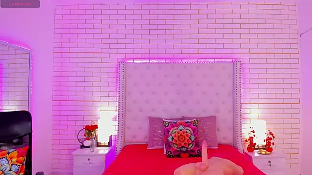 Coco Balenciaga  online show from April 13, 2026, 11:47 am