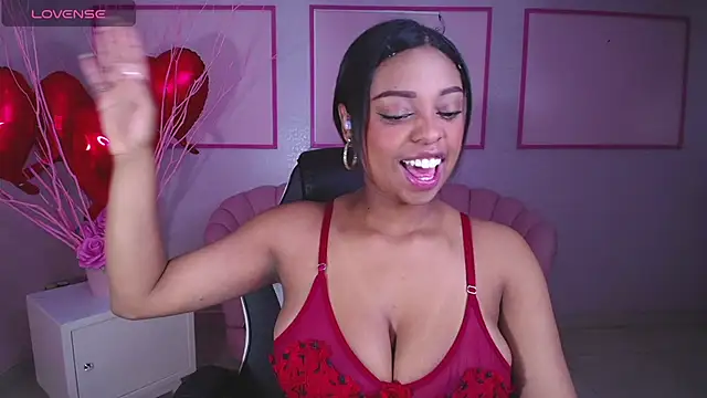 Snapshot of charlote_fun_a chatting on February 19, 2025, 10:45 am charlote fun a online show from February 19, 2025, 10:45 am