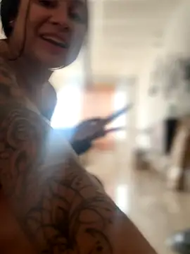 Pretty Isadora online show from November 6, 2025, 6:56 pm