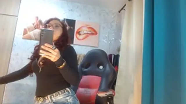 Snapshot of Samantabrown_ chatting on April 18, 2026, 11:12 am Samantabrown online show from April 18, 2026, 11:12 am
