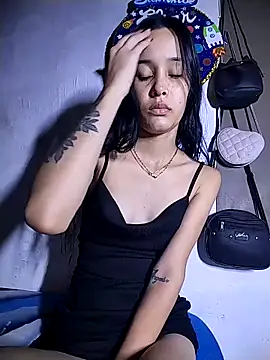 The-quee22 online show from October 22, 2025, 7:02 pm