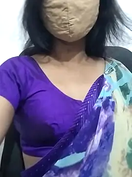 Snapshot of Triveni-Lovely chatting on May 26, 2026, 8:23 am Triveni-Lovely online show from May 26, 2026, 8:23 am