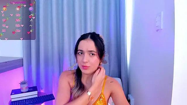 Snapshot of Lucyortiz_ chatting on March 11, 2025, 6:30 pm Lucyortiz online show from March 11, 2025, 6:30 pm