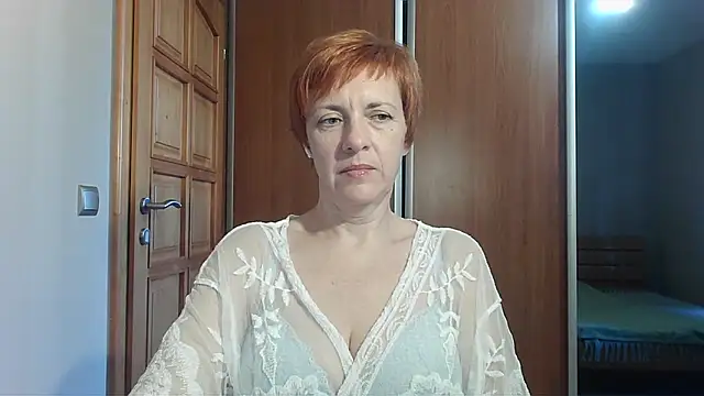 LoraLoraMay online show from May 26, 2026, 11:52 am