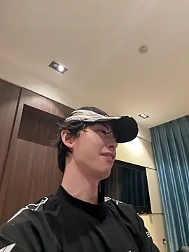 Snapshot of 1a1a1alll chatting on February 20, 2026, 12:29 pm 1a1a1alll online show from February 20, 2026, 12:29 pm