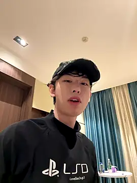 Snapshot of 1a1a1alll chatting on December 15, 2025, 2:56 pm 1a1a1alll online show from December 15, 2025, 2:56 pm