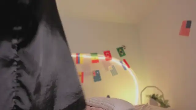 katiepeach  online show from July 15, 2026, 12:01 pm