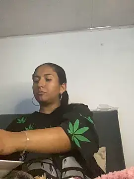 Snapshot of luna_asss chatting on October 23, 2025, 10:19 pm luna asss online show from October 23, 2025, 10:19 pm