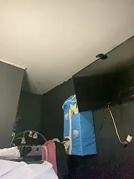 Snapshot of luna_asss chatting on February 6, 2026, 6:37 pm luna asss online show from February 6, 2026, 6:37 pm