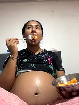 Snapshot of luna_asss chatting on November 7, 2025, 7:29 pm luna asss online show from November 7, 2025, 7:29 pm