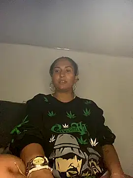 Snapshot of luna_asss chatting on October 24, 2025, 7:57 pm luna asss online show from October 24, 2025, 7:57 pm