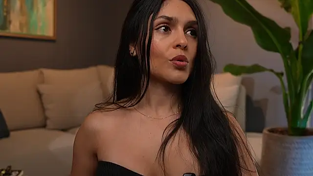 Danna-Saenz online show from June 24, 2026, 7:22 pm