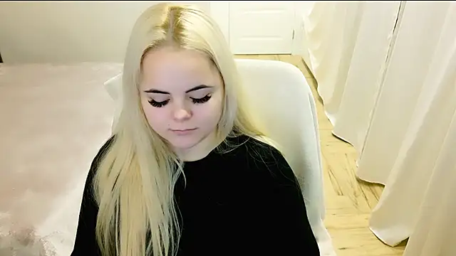lovely-eyes online show from January 23, 2025, 8:24 pm