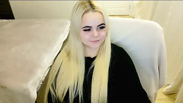 lovely-eyes online show from February 14, 2025, 2:07 am