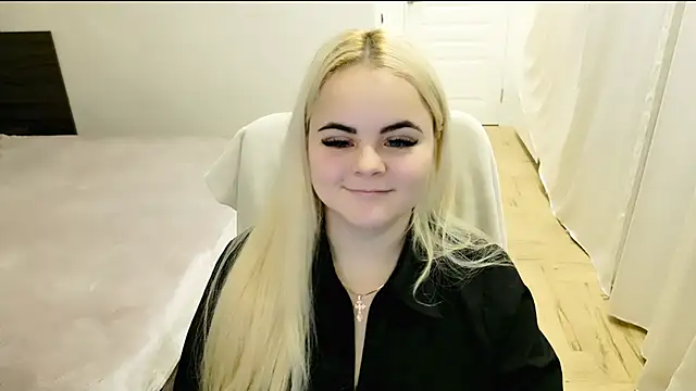 lovely-eyes online show from February 1, 2025, 4:54 pm