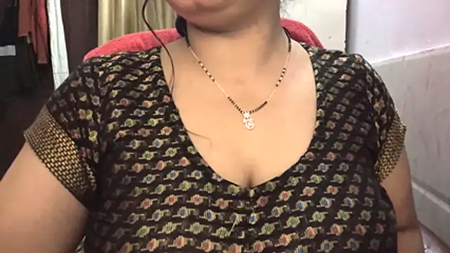 Snapshot of Gulaboo_bhabi chatting on February 8, 2026, 12:41 am Gulaboo bhabi online show from February 8, 2026, 12:41 am