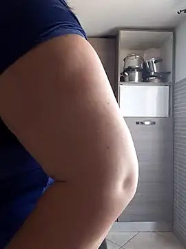 carolyne2023 online show from November 6, 2025, 7:45 am