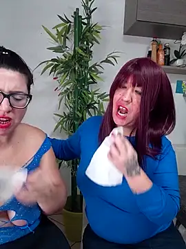 carolyne2023 online show from December 5, 2025, 8:02 am