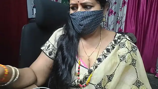 Snapshot of Rani_Darling_99 chatting on June 21, 2026, 11:32 pm Rani Darling 99 online show from June 21, 2026, 11:32 pm
