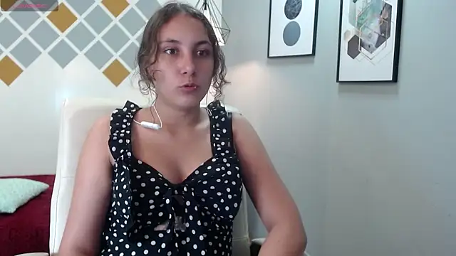 xlunna online show from December 20, 2025, 8:44 pm