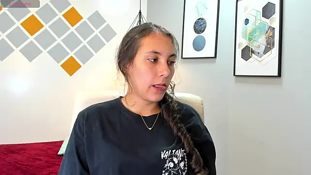 xlunna online show from December 22, 2025, 8:53 pm