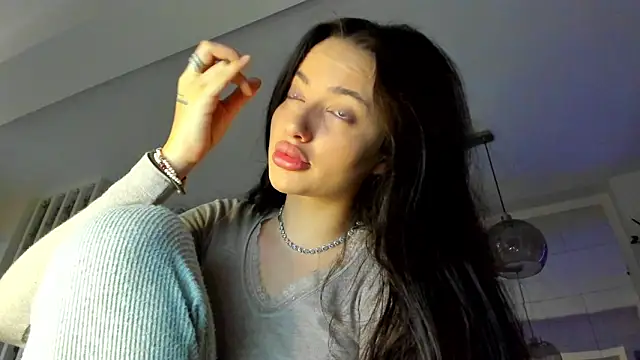 IreneVON online show from October 17, 2025, 3:54 am