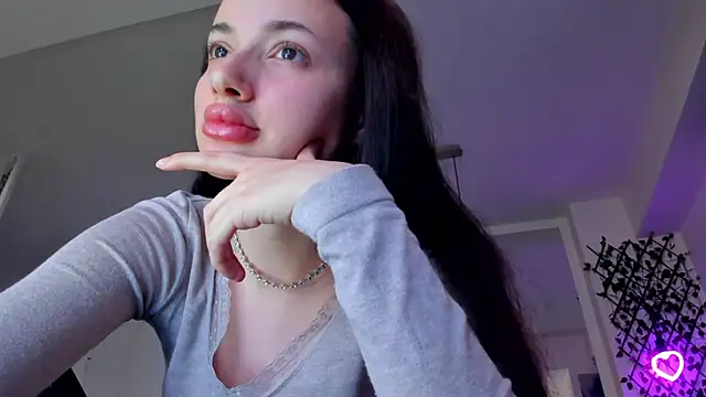 IreneVON online show from February 25, 2025, 3:20 pm