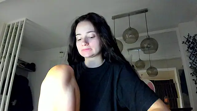 IreneVON online show from February 8, 2026, 4:43 am