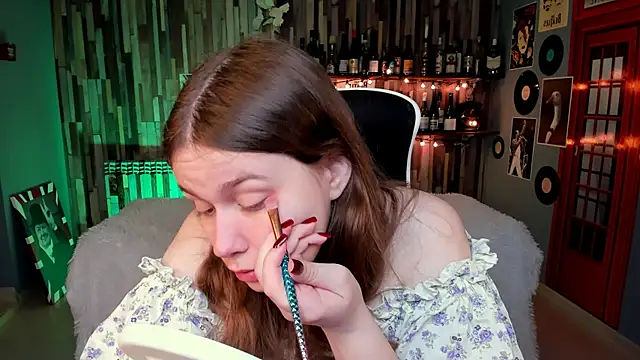 FioraMarmoris online show from April 15, 2026, 6:08 am