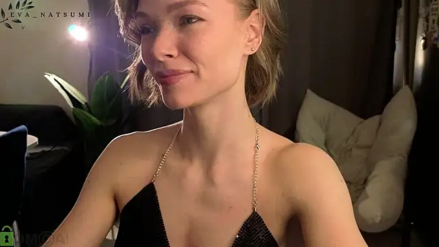 Eva Natsumi online show from October 25, 2025, 4:51 pm