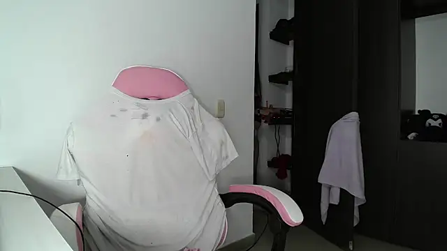 Snapshot of venelope1 chatting on May 12, 2026, 2:41 am venelope1 online show from May 12, 2026, 2:41 am