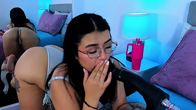 Samantha  Vega online show from December 3, 2025, 8:30 pm