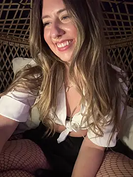 Snapshot of sophielove888 chatting on December 1, 2025, 12:22 am sophielove888 online show from December 1, 2025, 12:22 am