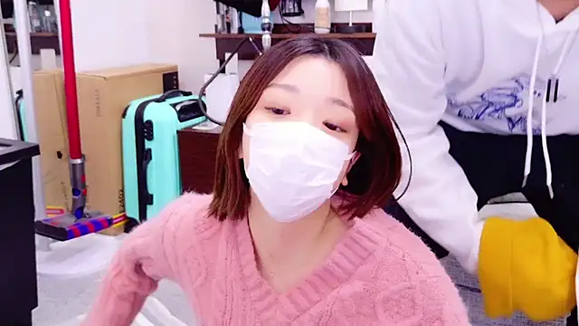 Snapshot of HaruruHappy chatting on December 28, 2024, 2:32 pm HaruruHappy online show from December 28, 2024, 2:32 pm