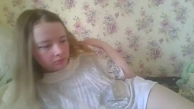 ViolaCandy online show from June 29, 2026, 3:57 am