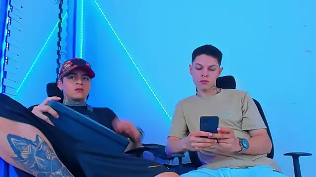 HOT boy2025 online show from October 15, 2025, 12:09 am