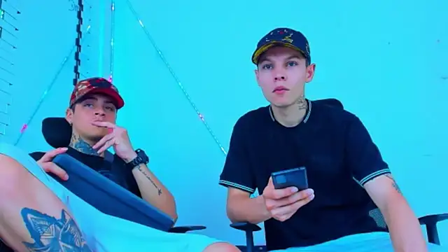 HOT boy2025 online show from October 6, 2025, 6:52 pm