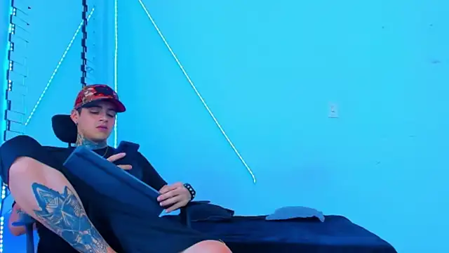 HOT boy2025 online show from October 9, 2025, 9:04 pm