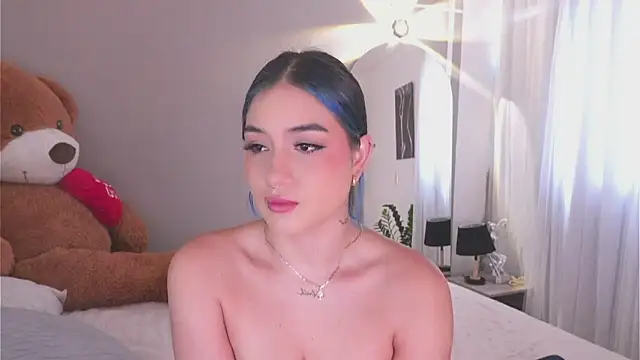 AnnyHizzle online show from October 23, 2025, 3:21 pm