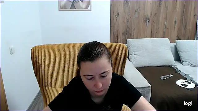 VioletaFlower7 online show from June 7, 2026, 7:13 am