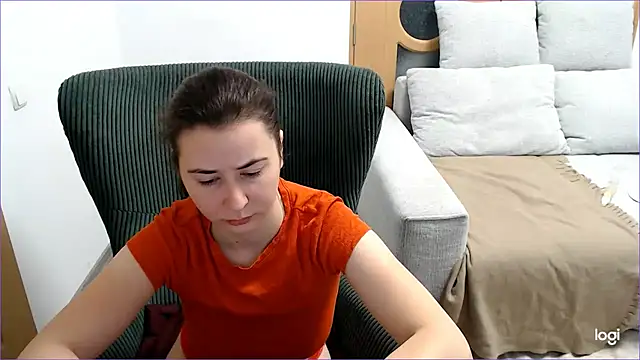 VioletaFlower7 online show from November 30, 2025, 8:26 am